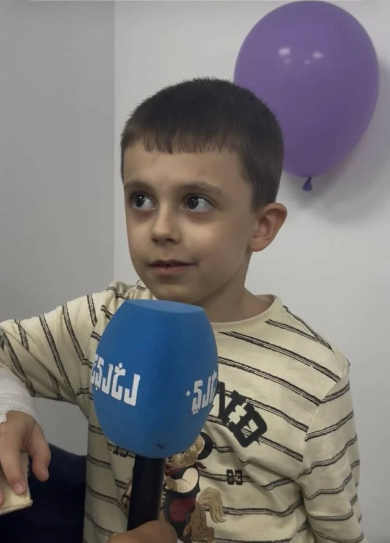 أسرة الطفل التركي جوكوتوج: دبي منحتنا أملاً جديداً (فيديو)