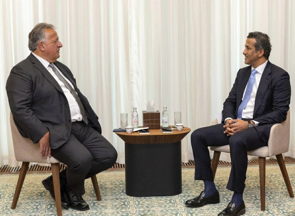 سعيد الهاجري يبحث مع «موديرنا» تعزيز الاستثمار بالصناعات الدوائية