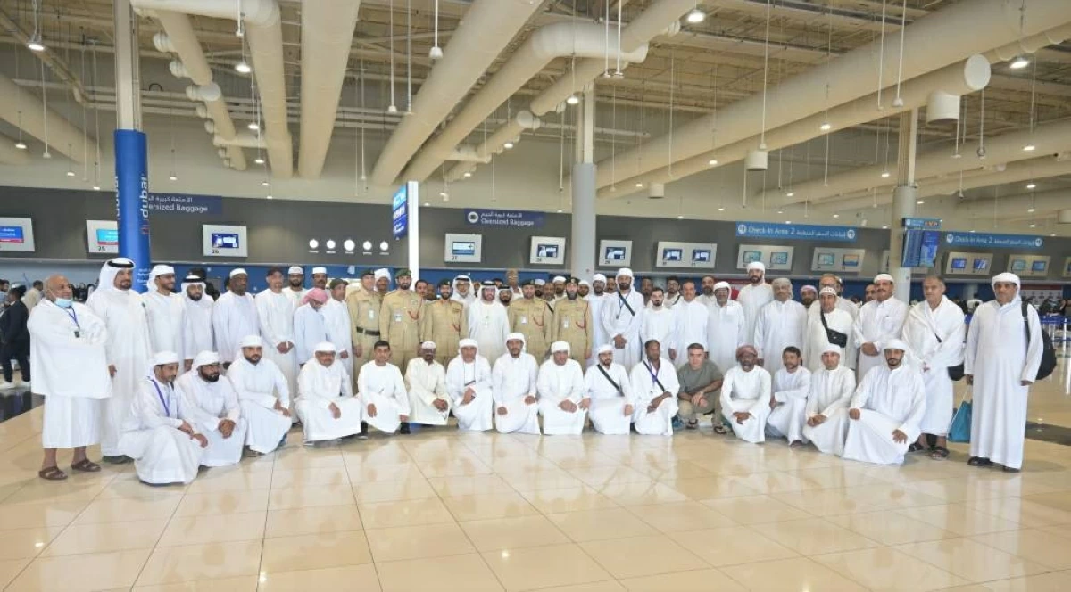 شرطة دبي توفد 62 موظفاً وموظفة لأداء مناسك العمرة