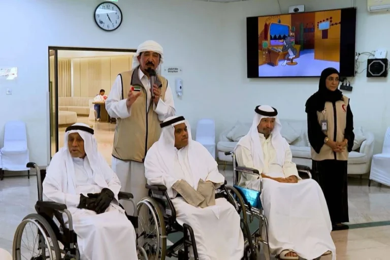 «الهلال» ينظم زيارة تطوعية لدار رعاية المسنين بالشارقة