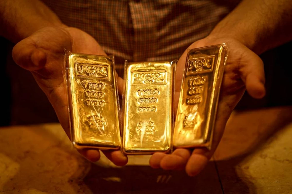 الذهب يتخلى عن مستوى 4300 دولار.. ويتجه لانخفاض أسبوعي