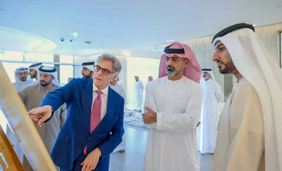 عمار بن حميد يطلع على مشاريع التطوير العقاري بالزورا في عجمان