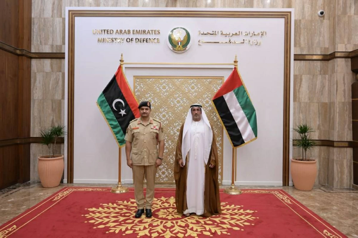 الإمارات وليبيا.. بحث تعزيز التعاون الدفاعي والتنسيق المشترك