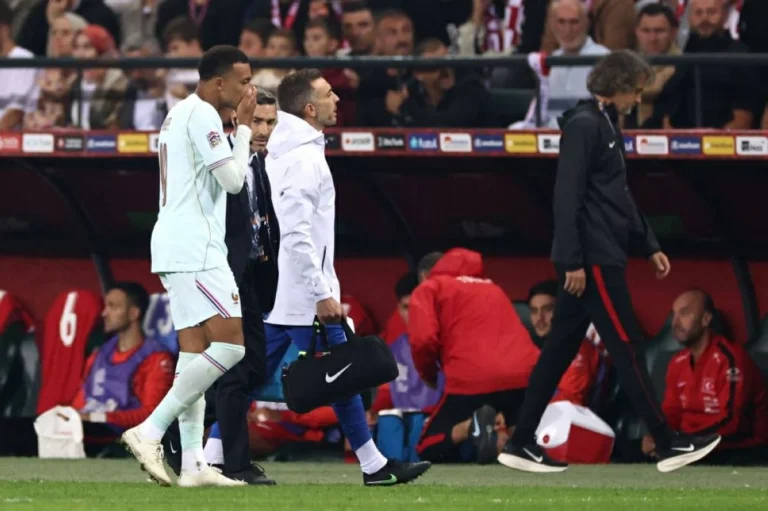 إصابة مبابي في الركبة تقلق ريال مدريد
