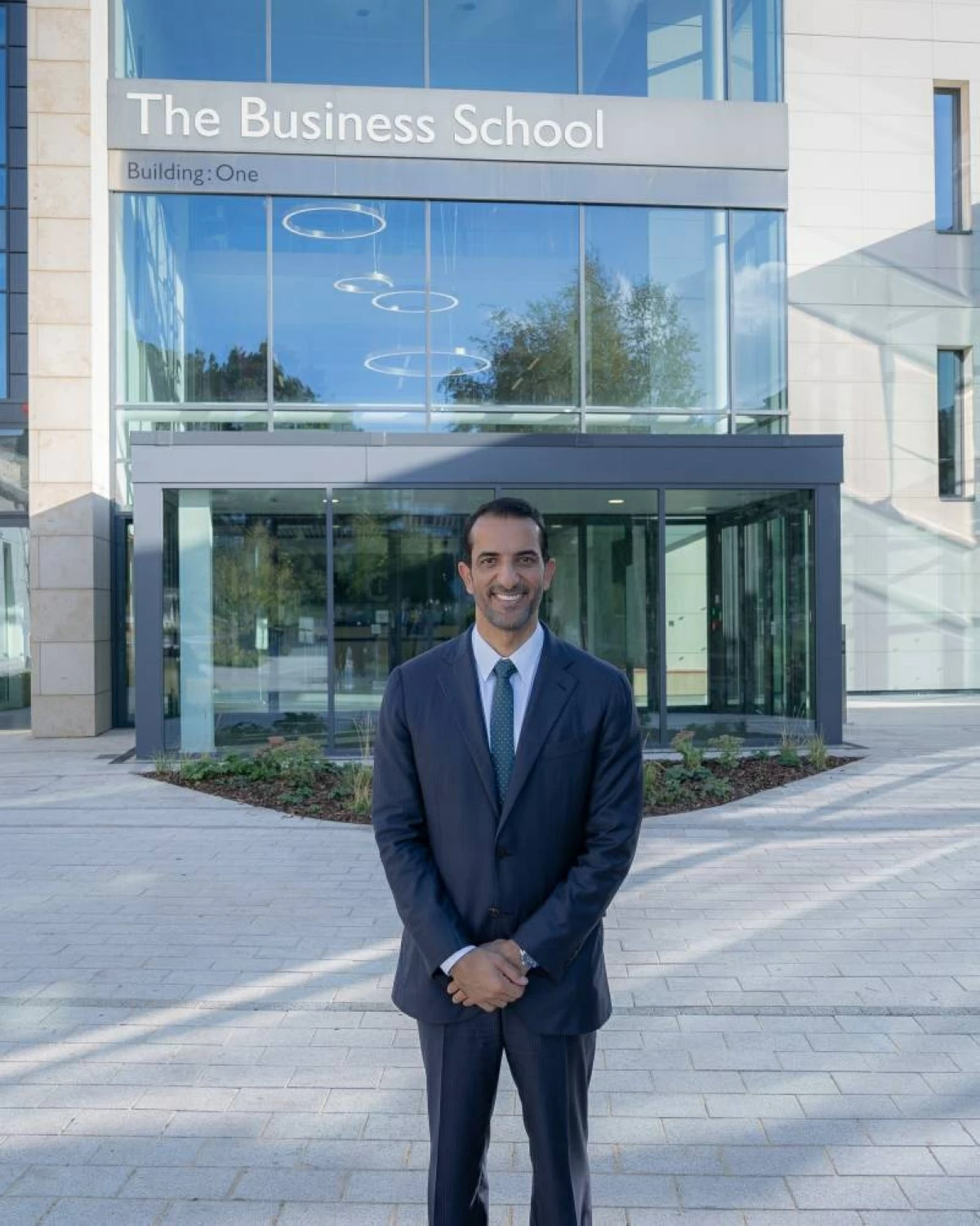 سلطان بن أحمد ينال الدكتوراه في الدراسات الإدارية من جامعة إكستر