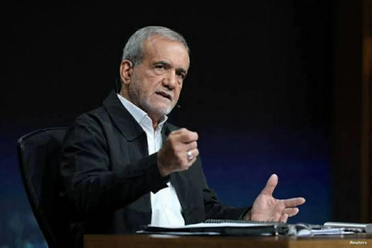 بيزشكيان: خامئني يدعم المقترح الإيراني لفتح هرمز