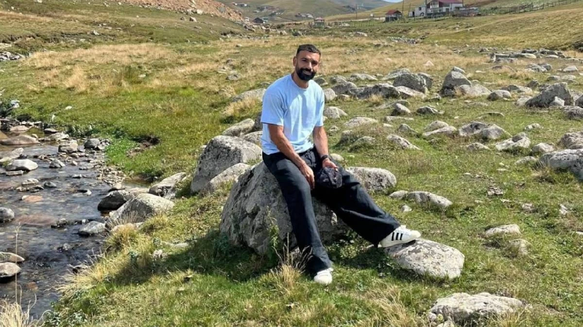 سرقة مقعد ولافتة صخرة محمد صلاح في تركيا
