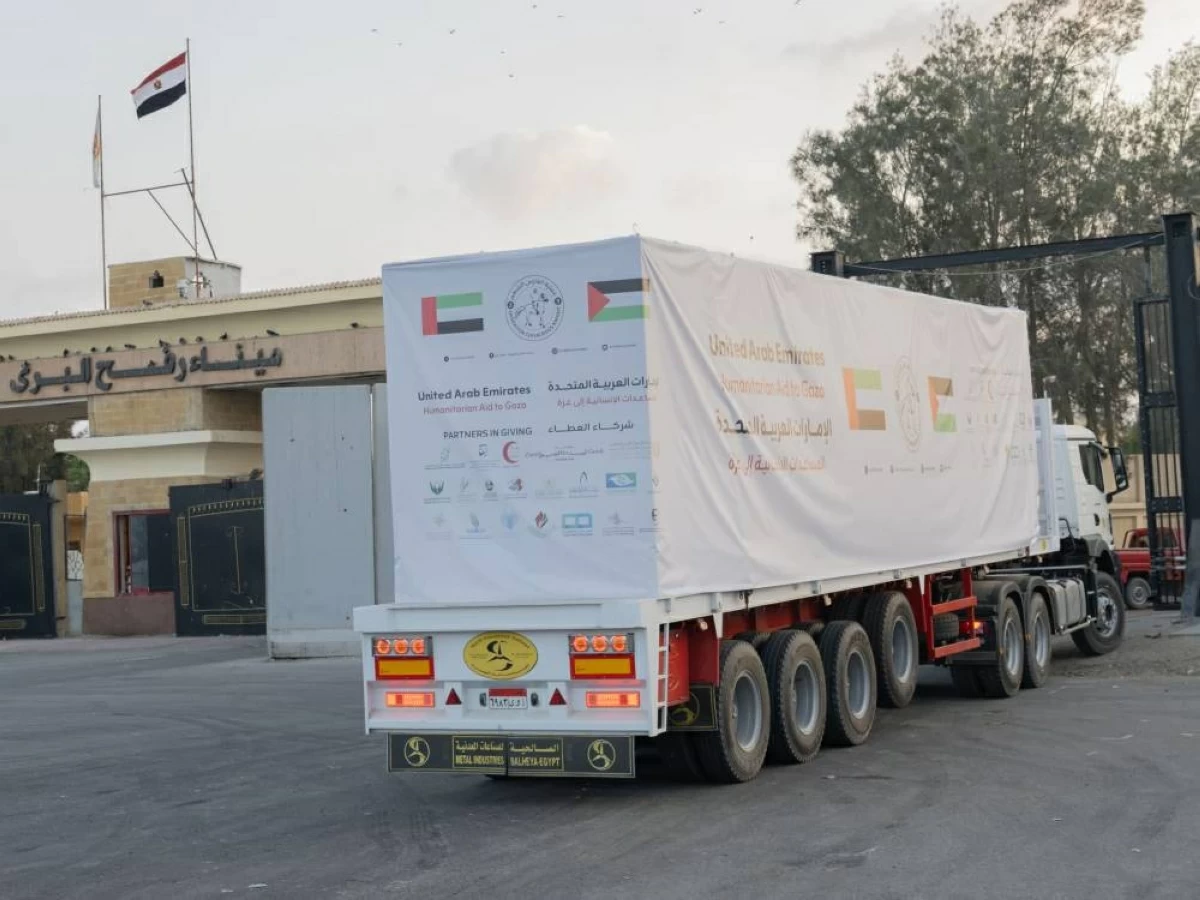دخول 3 قوافل إماراتية إلى غزة تحمل 458 طناً من المساعدات الإنسانية
