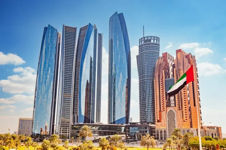 السياحة الإماراتية تعبر عام العواصف نحو التعافي