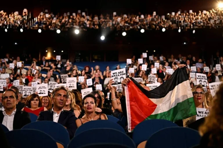 «سان سيباستيان» يمنح جائزته الكبرى لمايك لي.. والعلم الفلسطيني يرفرف في الختام