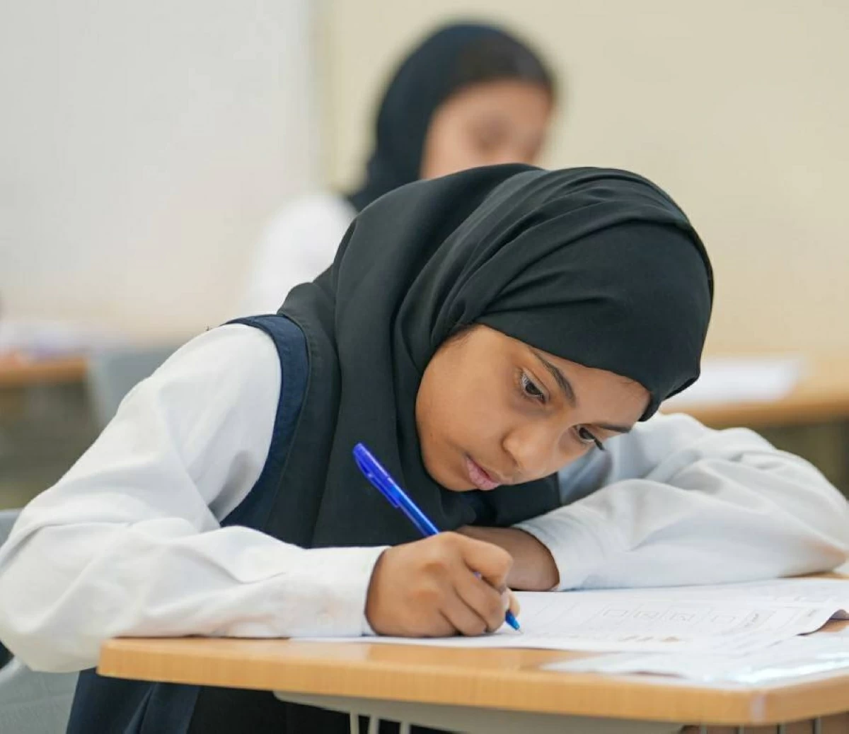 التقدم الأكاديمي تحت قياس مستمر طوال العام