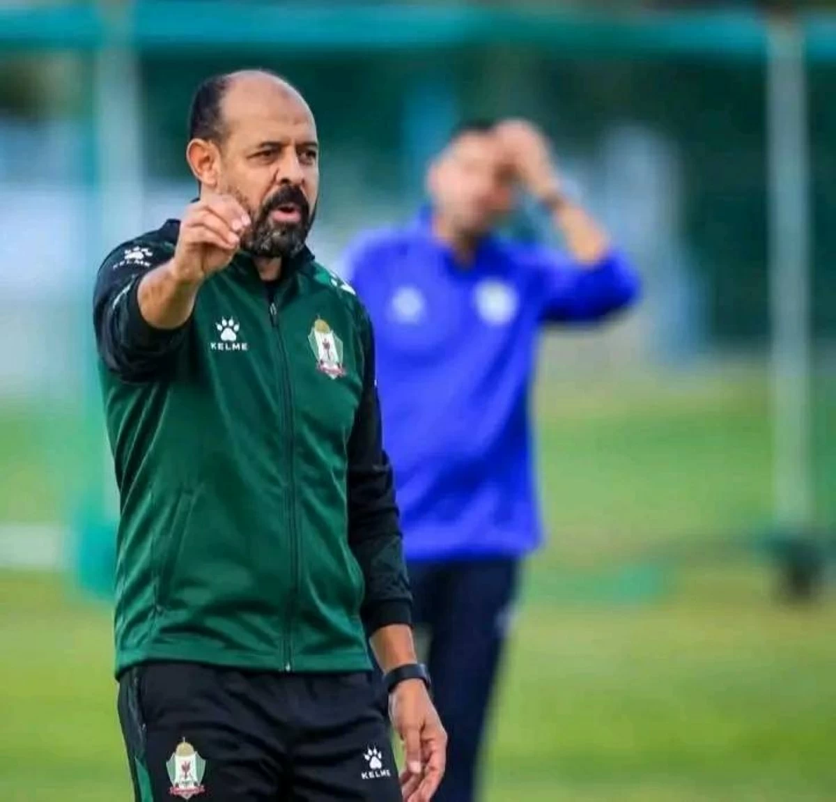 عماد النحاس يقود تدريبات «الوحدات» رغم الصراعات الإدارية