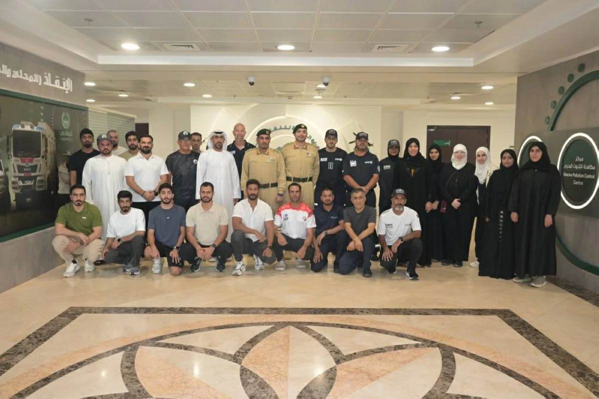 شرطة دبي تفتتح دورتين للإنقاذ البحري والسلامة المائية