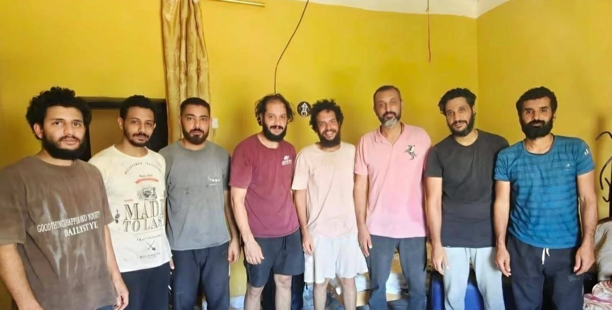 بعد 4 أشهر من خطفهم.. مصر تنهي أزمة احتجاز 8 بحارة في الصومال