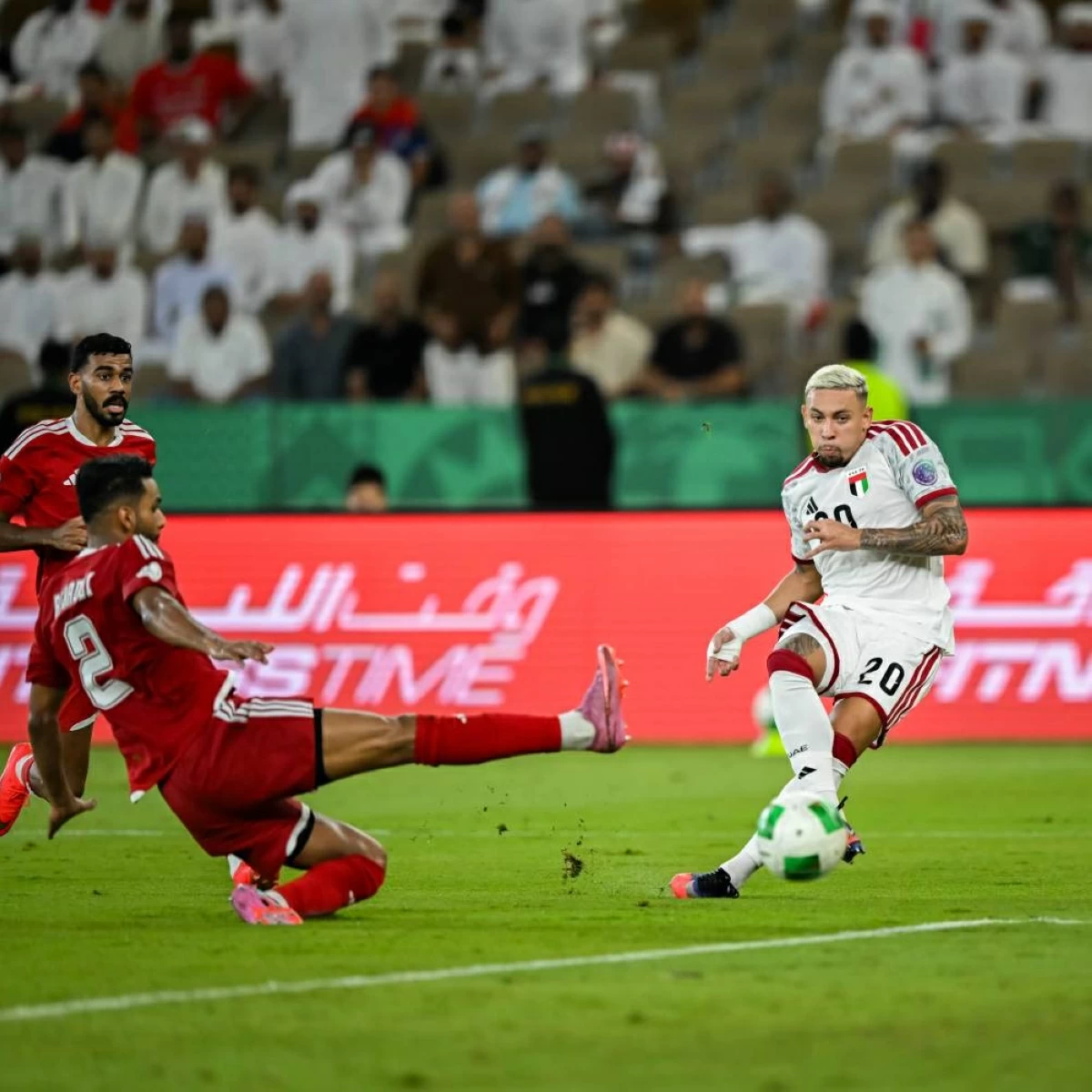 الليلة.. صدارة كأس الخليج مطلب «الأبيض»