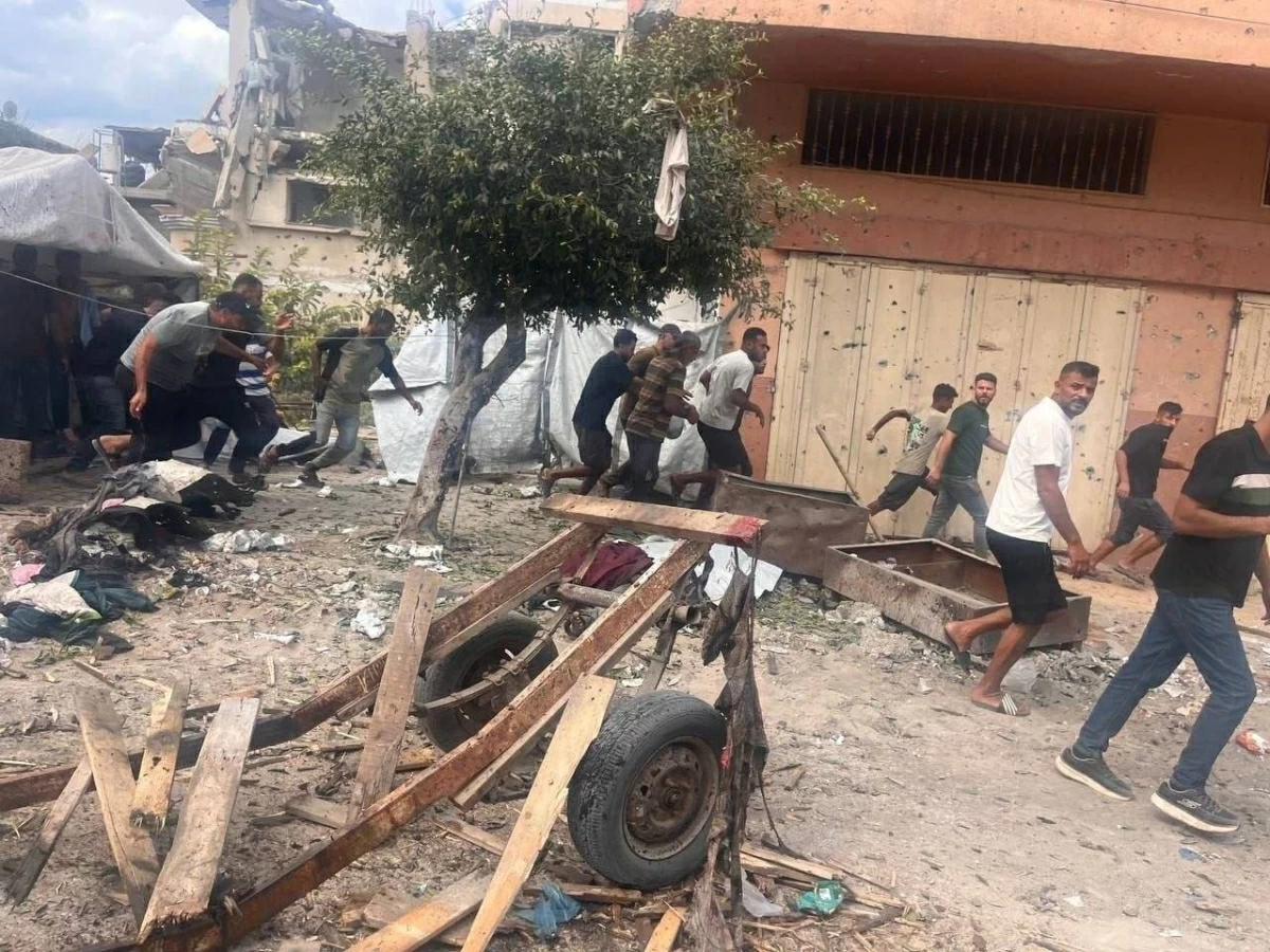 إسرائيل تقصف حافلة لنقل الركاب وتقتل خمسة في غزة