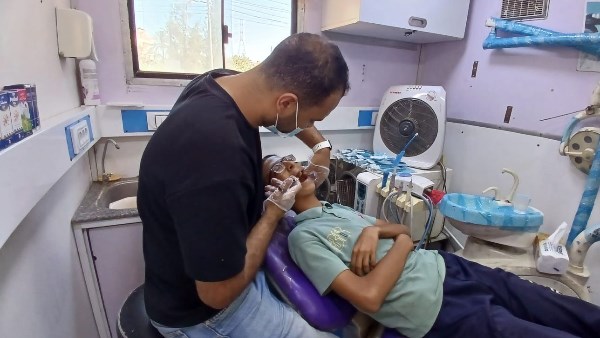 البحيرة.. قافلة سكانية بالمحمودية تقدم خدمات طبية فى عدد من التخصصات