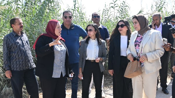 محافظ البحيرة توجه بسرعة البدء في رصف طريق سيدي عقبة بطول 5 كيلو مترات