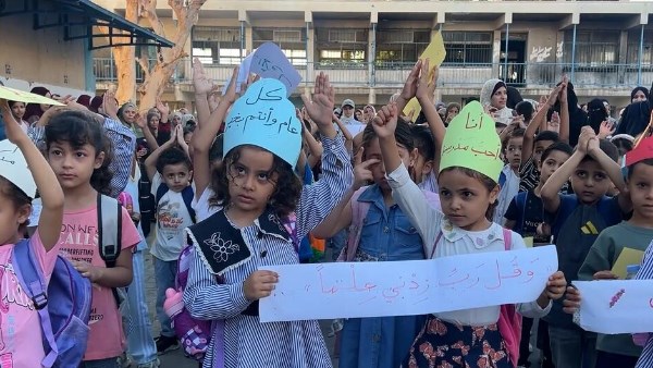 “أوتشا”: طلاب غزة يعودون للدراسة بين الخيام والركام بعد سنوات الحرب