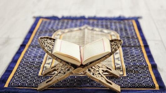 ما هي الصلاة التي تُقبل من المؤمن والمنافق؟.. عالم أزهري يكشف