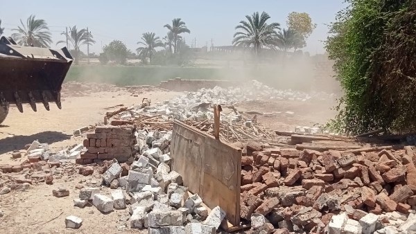محافظ الغربية يوجه بوقف 18 حالة تعد على الزراعات