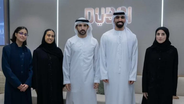 Hamdan bin Mohammed meets first graduates of academic scholarship programme