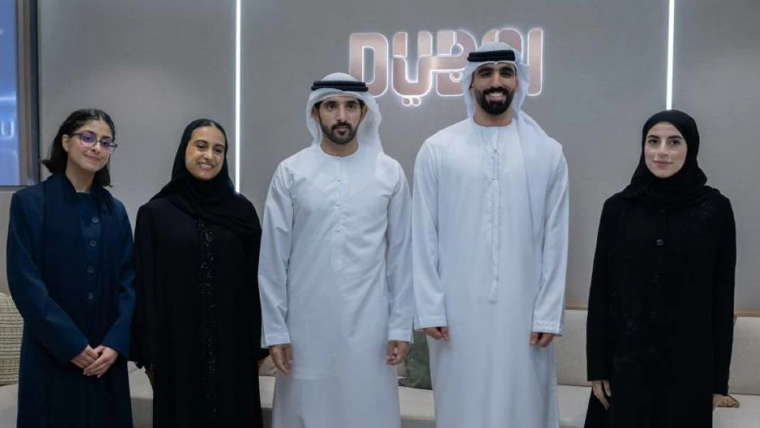 Hamdan bin Mohammed meets first graduates of academic scholarship programme