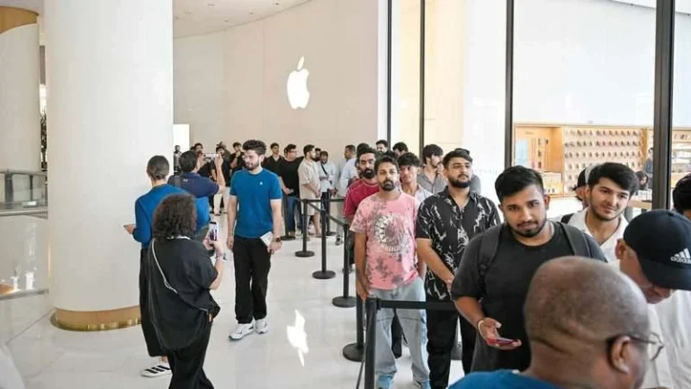 iPhone 18 Pro launches in UAE to strong demand, with a second wave expected when iPhone Duo arrives