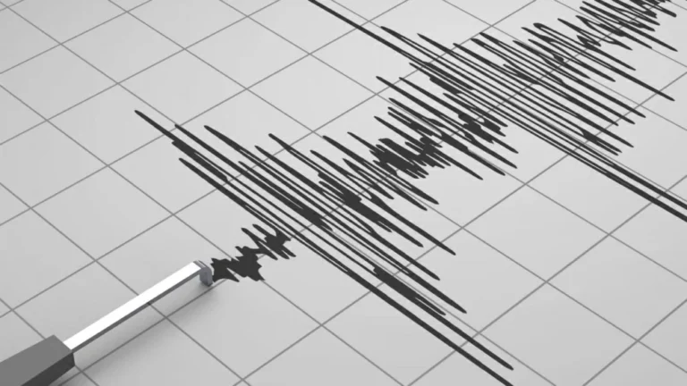 5.2-magnitude earthquake strikes Philippines