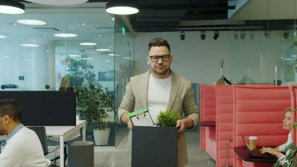 UAE termination rights 2026: 7 things you’re entitled to when you are fired from your job