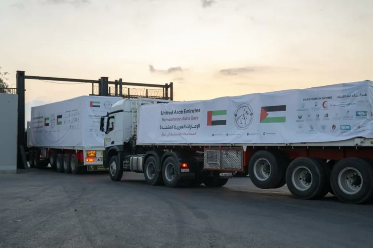 Three UAE aid convoys deliver 458 tonnes of assistance to Gaza