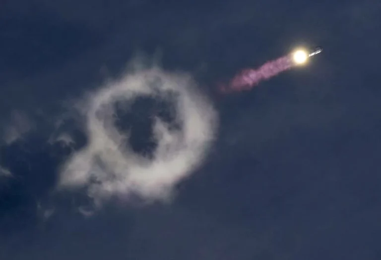 SpaceX Starship reaches orbit for first time, deploys 26 Starlink V3 satellites