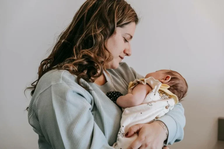 Postpartum depression or ‘baby blues’? Signs new mums should not ignore