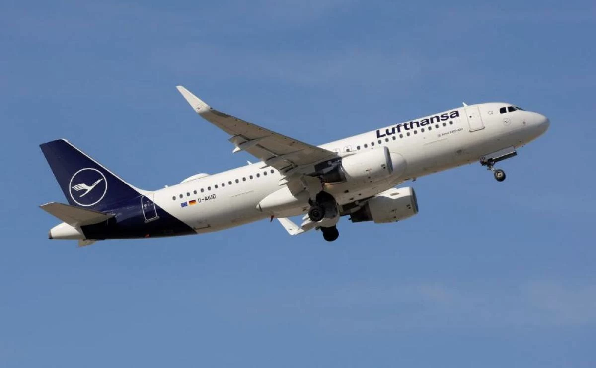 Lufthansa flight diverts to Lyon after passenger’s lithium battery catches fire on board