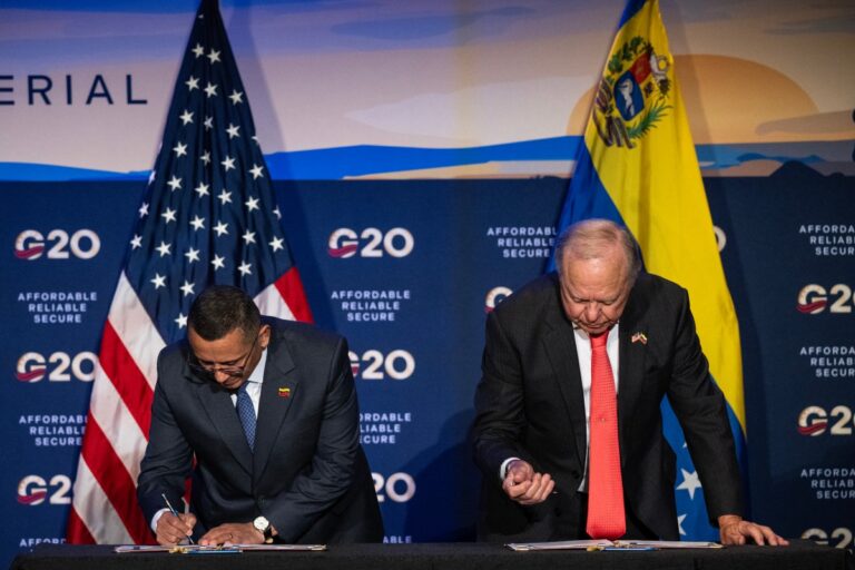 US oil company signs MoU with Venezuela to develop massive crude region