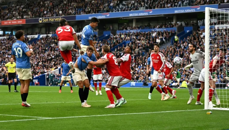 من يتصدر ترتيب الدوري الإنكليزي بعد خسارة أرسنال أمام برايتون؟