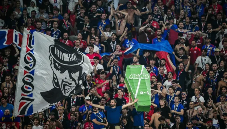 لافتة مسيئة توقف مباراة في الدوري الفرنسي
