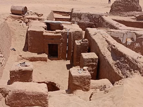 Roman-era pyramid tomb found in Egypt’s Dakhla Oasis
