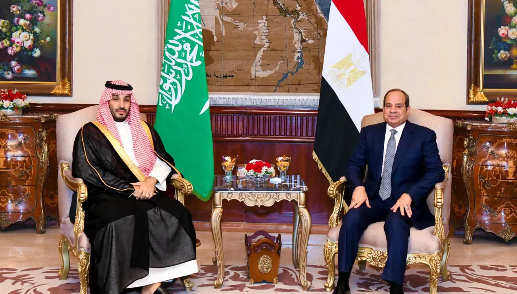 بن سلمان في القاهرة… باب المندب يدفع مصر والسعودية إلى تنسيق أوسع