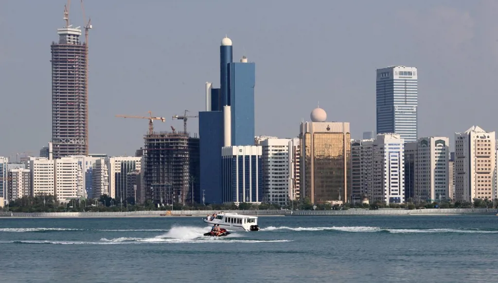 جهاز أبوظبي للاستثمار يشارك بـ703 ملايين دولار في الشريحة الارتكازية لطرح بورصة الهند الوطنية