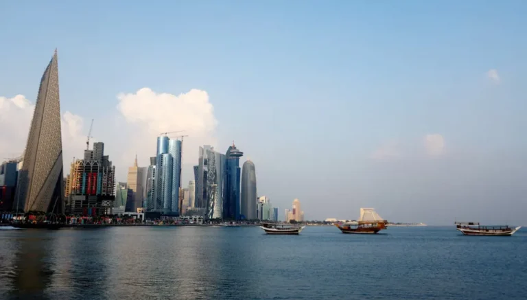 قطر تجمع 3 مليارات دولار من سندات دولية وسط طلب تجاوز ضِعف الإصدار
