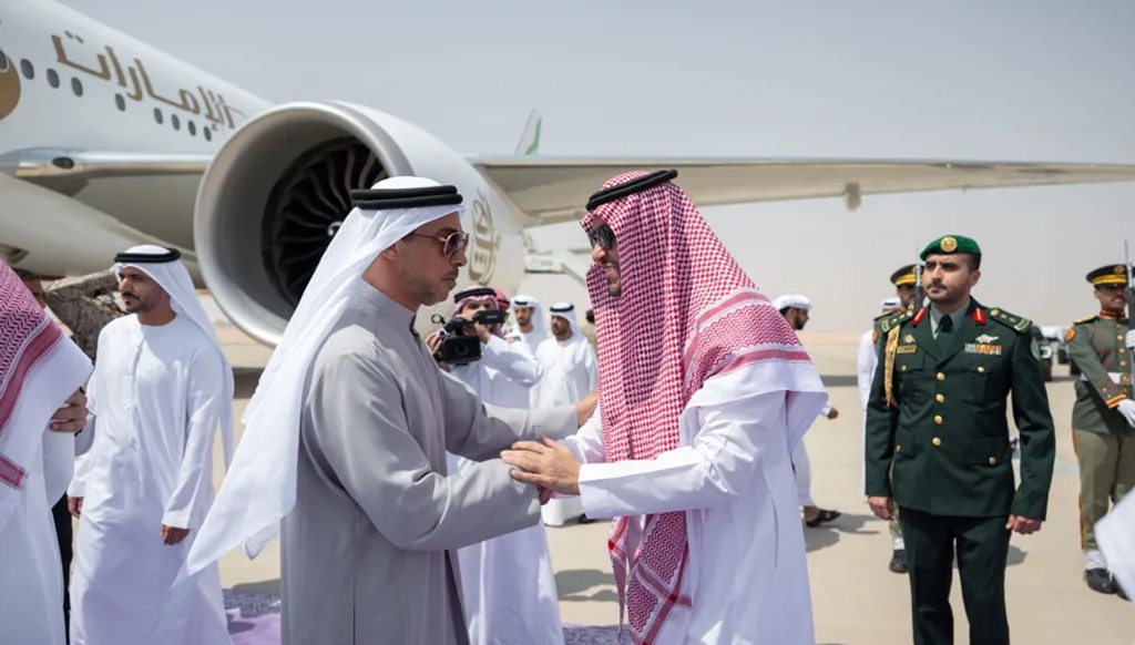 نائب رئيس الإمارات في الرّياض… مباحثات مع بن سلمان ووزير الدّفاع