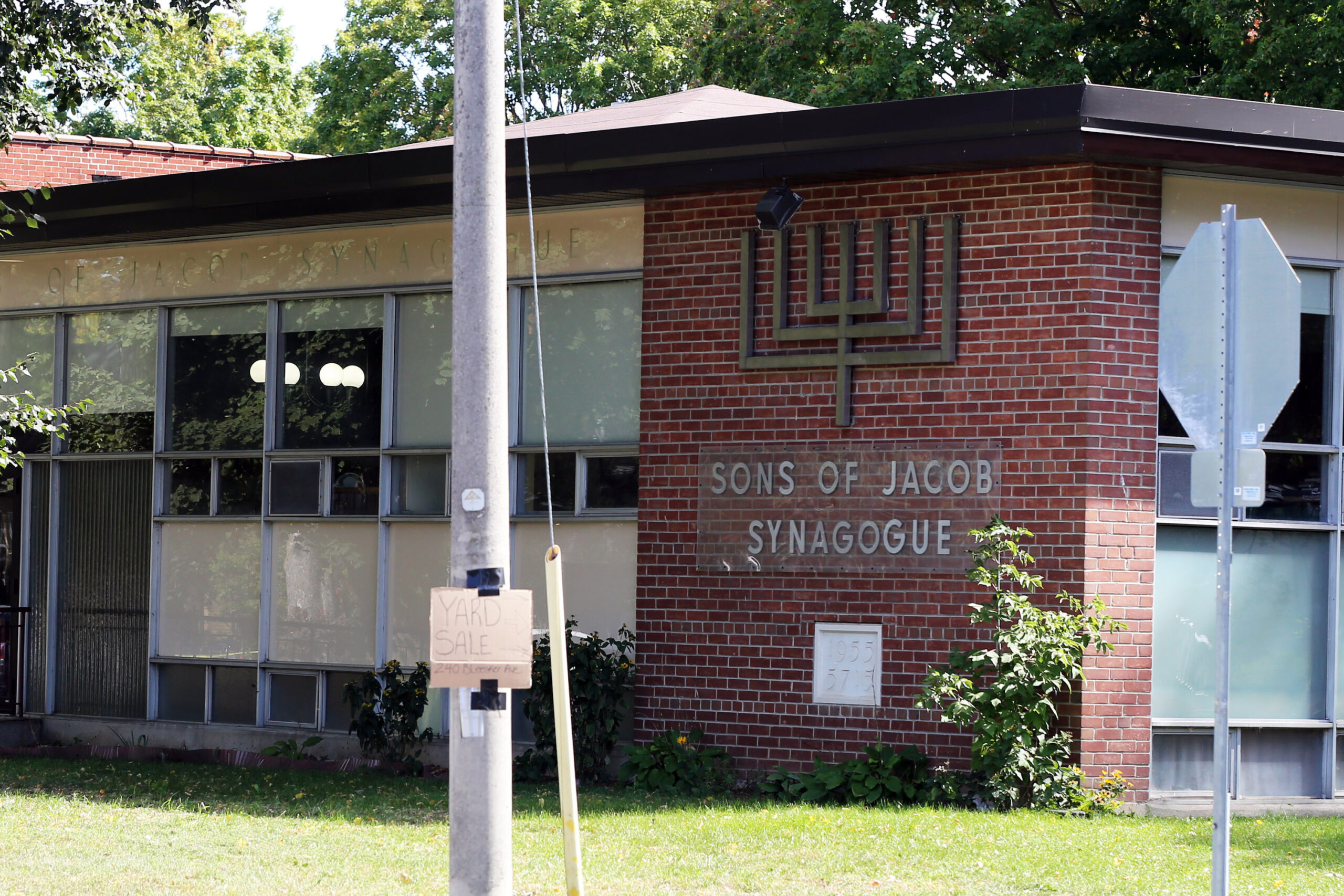 Police say gunman shouted antisemitic threat before opening fire outside Ontario synagogue