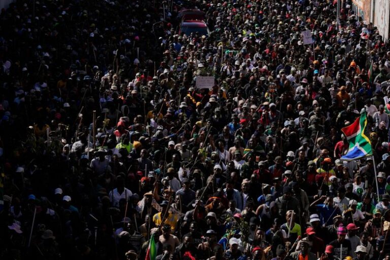 Nigeria and South Africa tried to ease tensions after violent anti-migrant protests. But the rift is back
