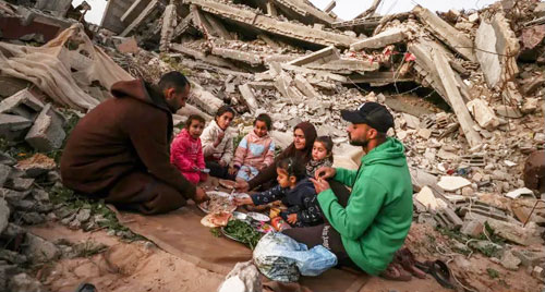 «الوزراء الفلسطيني» يحذر من استمرار الأوضاع الإنسانية الكارثية في غزة