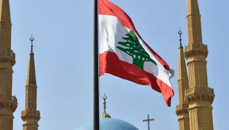 10452 إلا الأزرق والأبيض