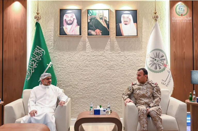 قائد القوات المشتركة السعودية يبحث مع طارق صالح تعزيز الجاهزية العسكرية اليمنية