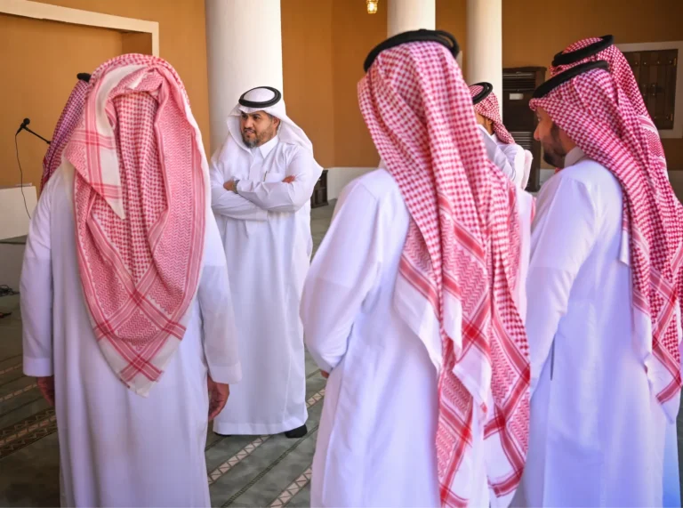 مدير شؤون حائل الإسلامية يتفقّد احتياجات مساجد الحائط ويكرّم مراقبيها المتميزين