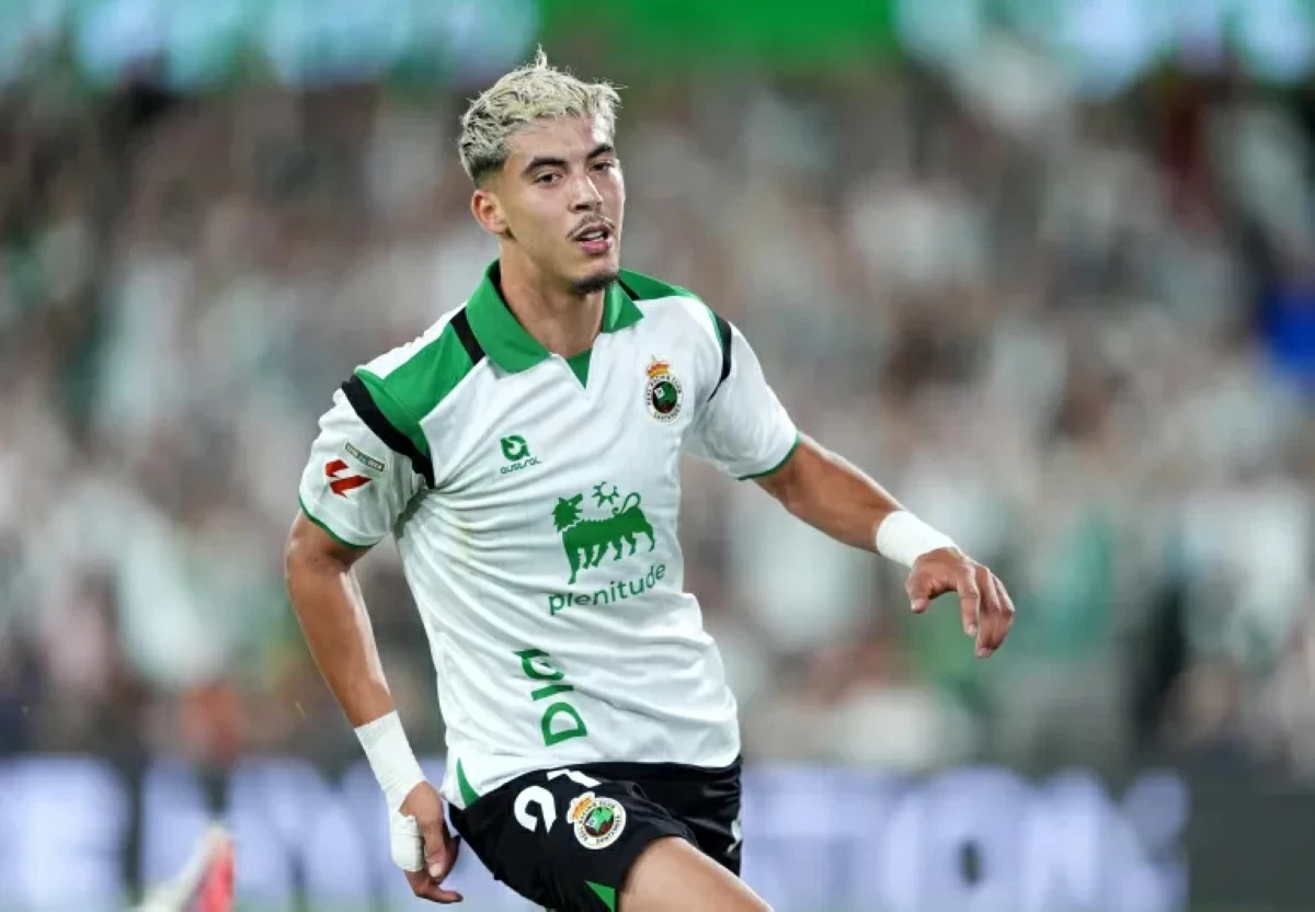نجم عربي جديد على أبواب برشلونة