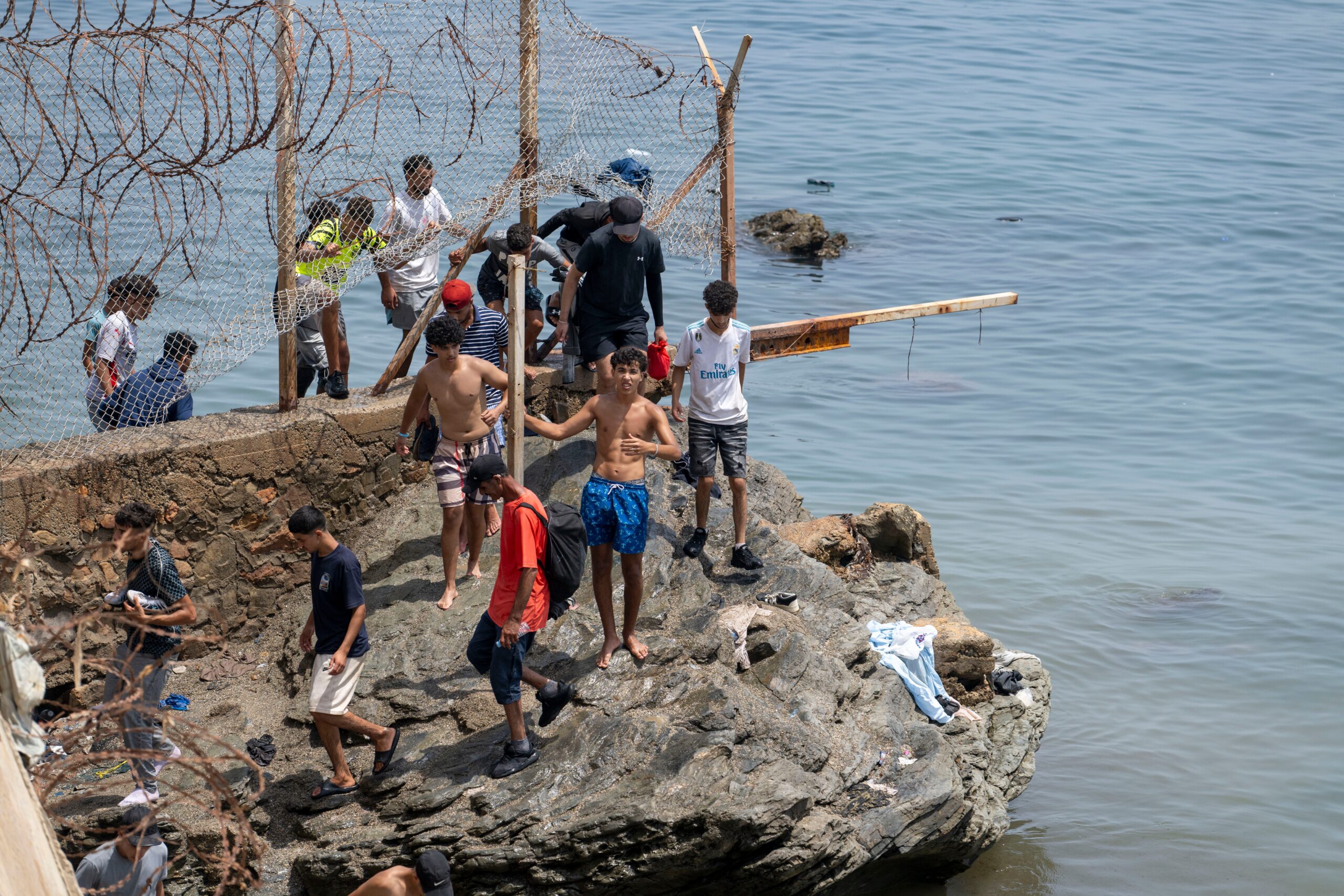UN warns of risks facing underage migrants travelling alone